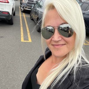 Meet your Posher, Mariela